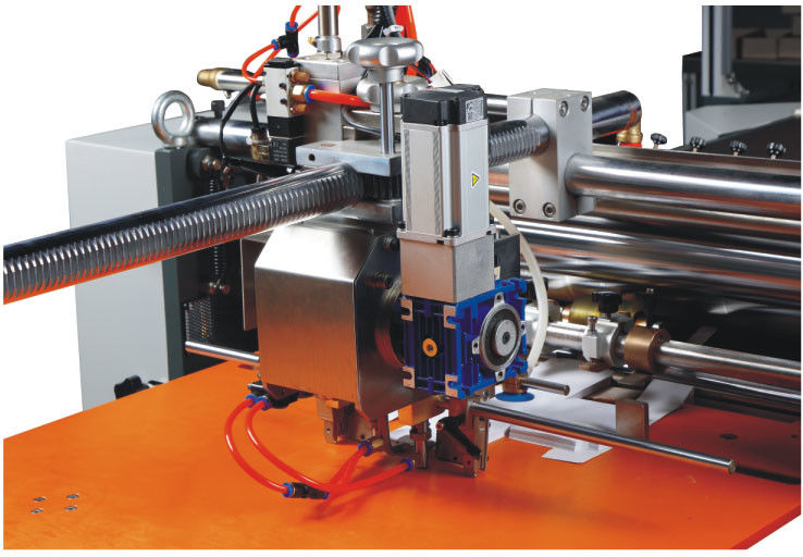 Unabhängige MenschMaschinensteuerung 10KW 30pcs/Min Phone Case Maker