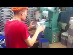 LY-TJ-40 Hochgeschwindigkeits-Eckenklebemaschine für Kartons 20-40 Stk./min, halbautomatische Karton-Klebebandmaschine