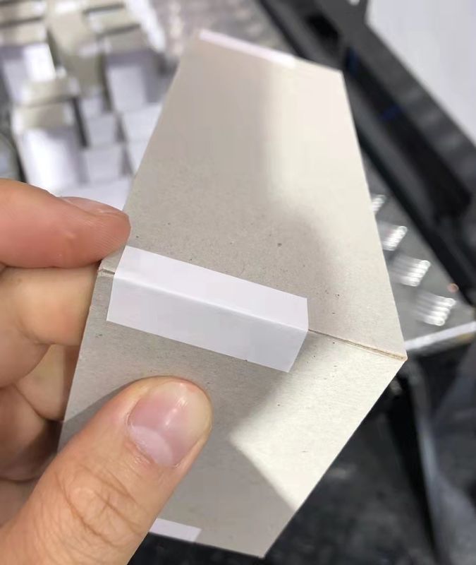 LY-750B Automatische Eckenklebemaschine (Intelligente Einrichtung) Eckenklebemaschine